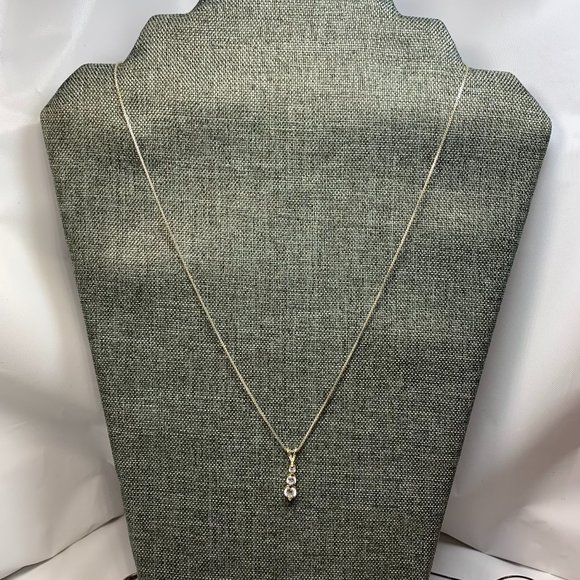 .925 Box 1mm Chain With .925 CZ Pendant. Preowned. (570) - Picture 1 of 5